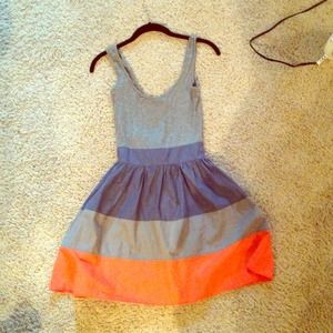 🇩🇴🇨🇦Cute tri color dress🇨🇦🇩🇴KEEPING