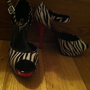 Zebra print platforms
