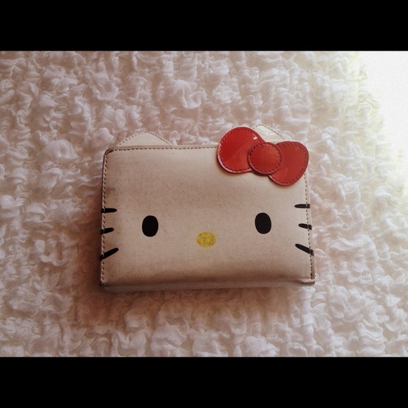 Hello Kitty Face Wallet