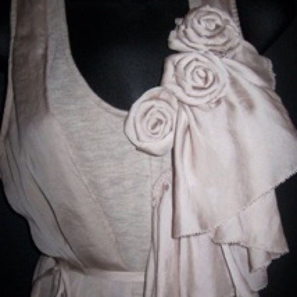 ❌❌SOLD❗❗❗Pink wrap knit tank w/rose
