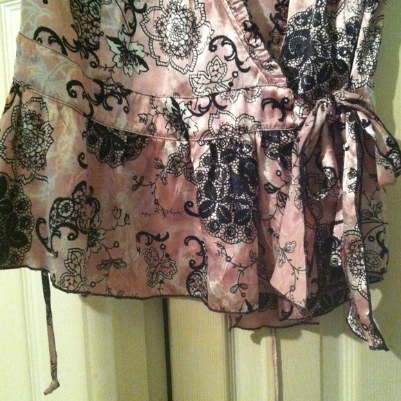 Top - Picture 3 of 4