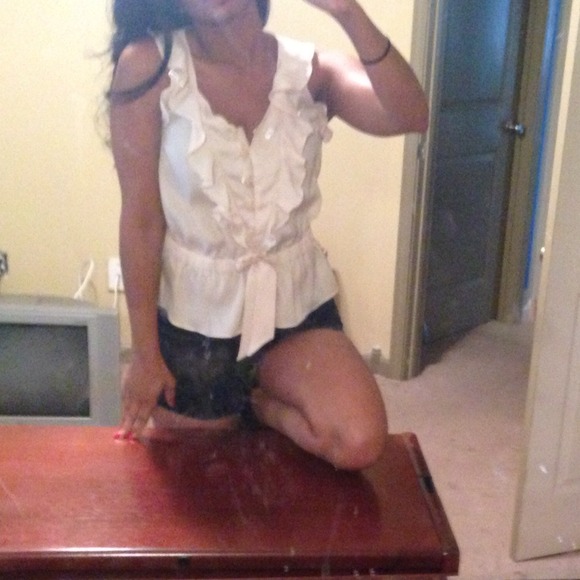 Cream Colored Tie-front Blouse - Picture 2 of 3