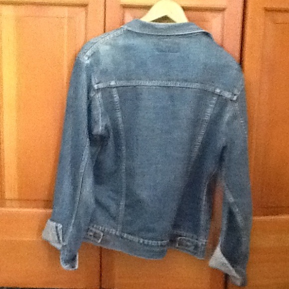 Jean jacket - Picture 2 of 4