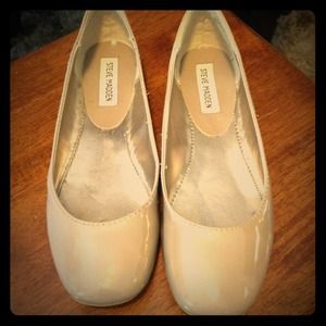 Steve madden flats, paten leather