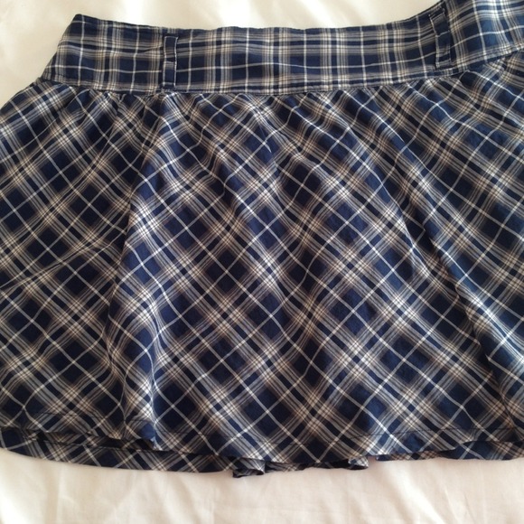 ON HOLD FOR SCARLETNERD! Navy blue plaid skirt