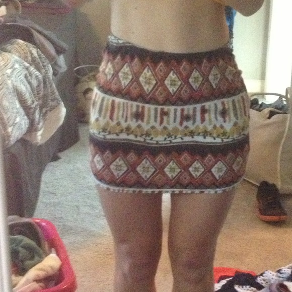Tribal/Indian print skirt from papaya - Picture 2 of 2