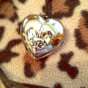 Locket type necklace