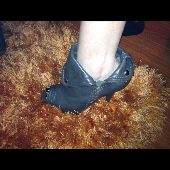 Justfab shoes - Picture 3 of 3