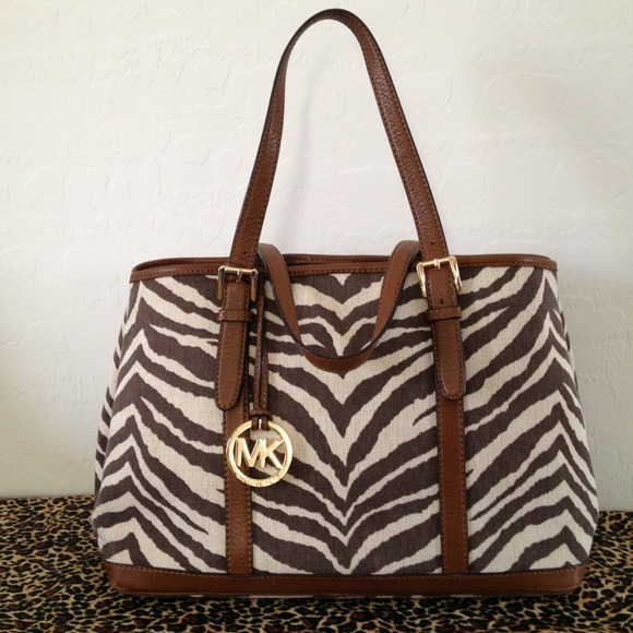 Michael Kors Handbags - 🎀Last Chance🎀MK authentic