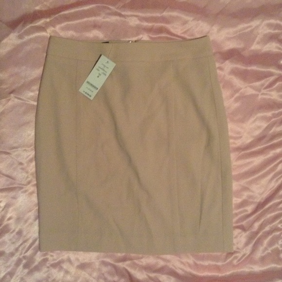 BeBe size 0 19" pencil skirt REDUCED
