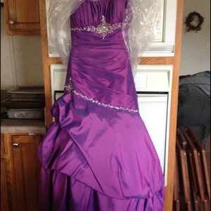 STUNNING Purple diamond, Tiffany Design dress!