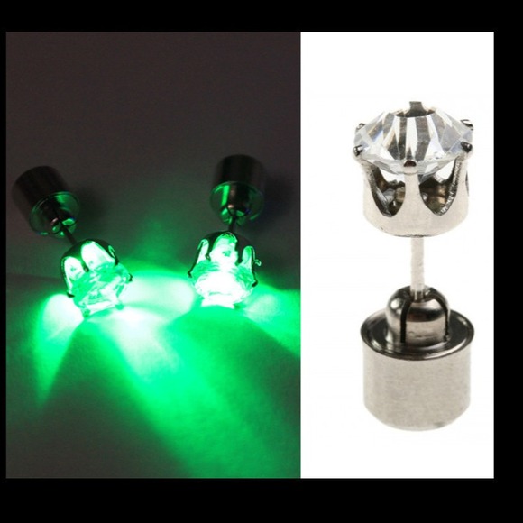 Brand new LED studs with batteries included - Picture 2 of 2