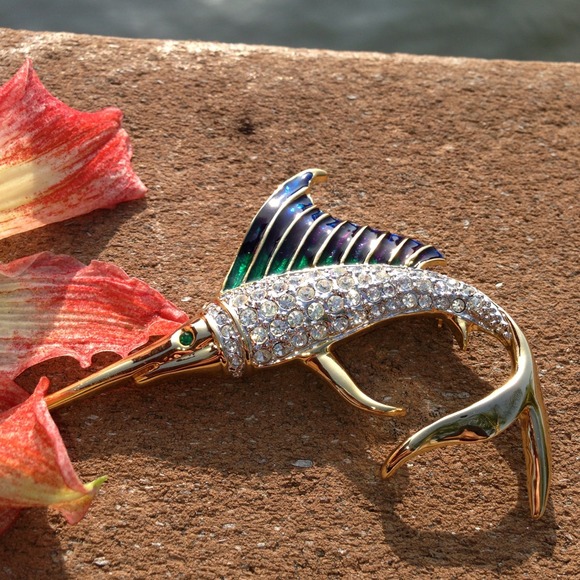 Rhinestone swordfish brooch - Picture 3 of 4