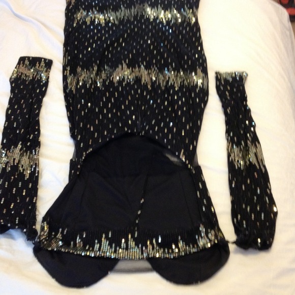 Dress $75 on paypal !! - Picture 2 of 3