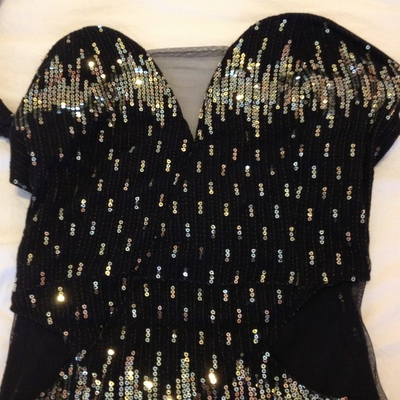 Dress $75 on paypal !! - Picture 3 of 3