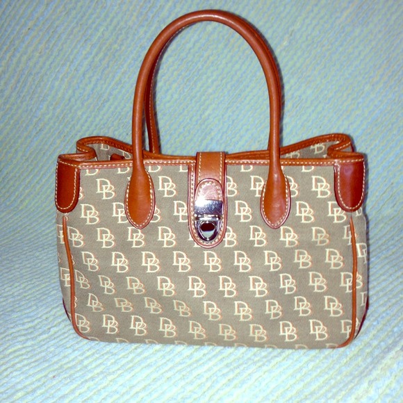 Authentic Dooney & Bourke Signature Tote