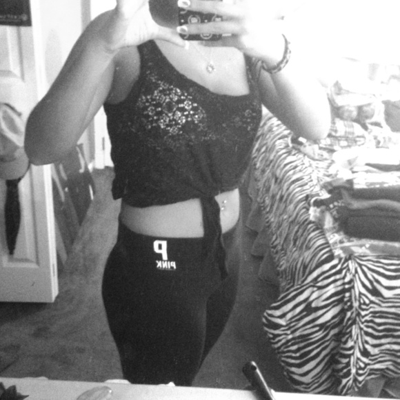 Black lace crop tank!!