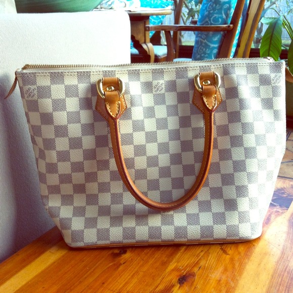 SOLD Authentic Louis Vuitton Saleya