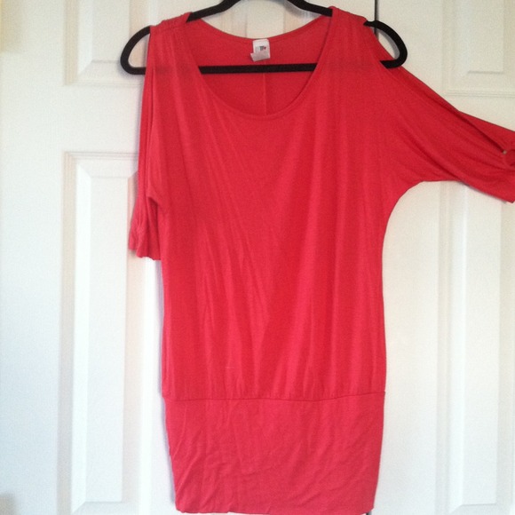 💢SOLD to @KDAMO💢Cute coral dress