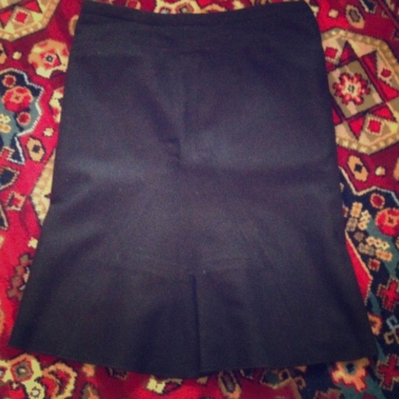 🌻No longer available🌻BCBG Max Azria Black Skirt