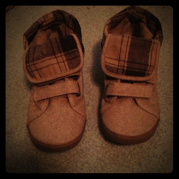 Bakers tennis shoes
