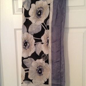 Vera Bradley flora beach wrap