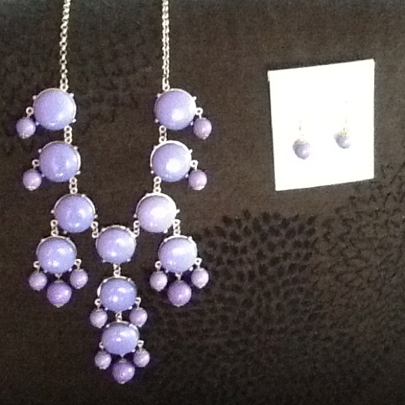 Hot Trendy Bubble necklace with matching earrings!