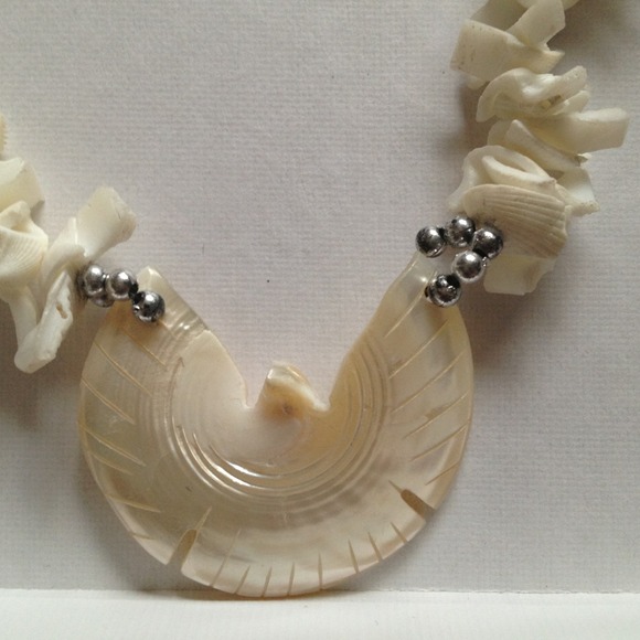 SOLD! White Shell Set - Picture 3 of 3