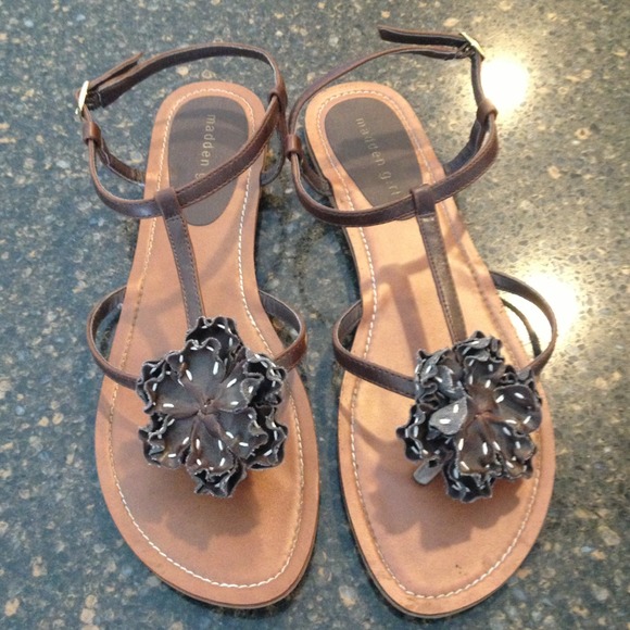 Brown flower Sandles