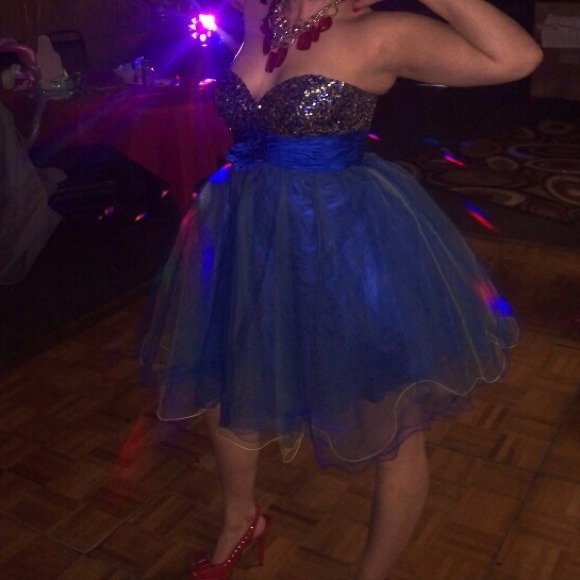 Dress - Picture 4 of 4