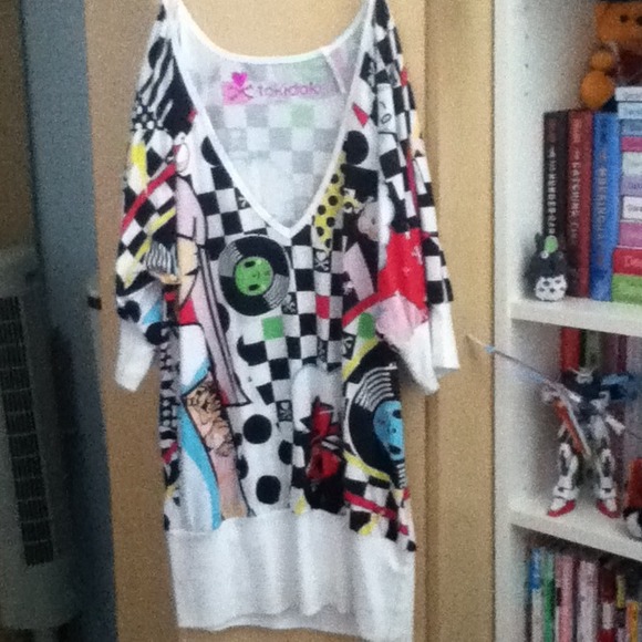 REDUCED! TOKO DOKI top with quarter length sleeves