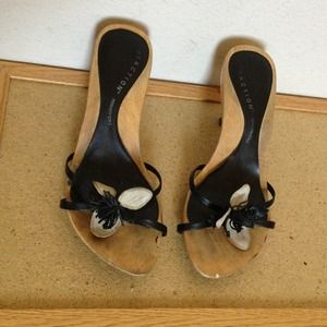 REDUCED!! Kenneth Cole Reaction strappy sandals