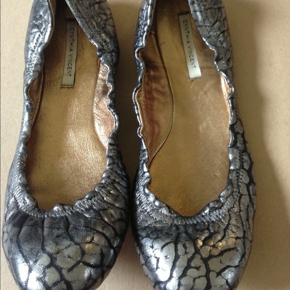 Cynthia Vincent leather flats