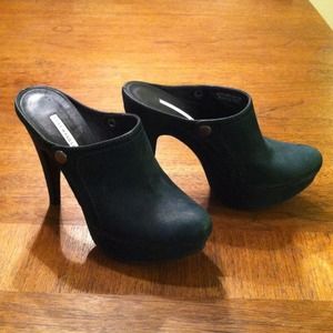 Vera Wang Lavendar Booties