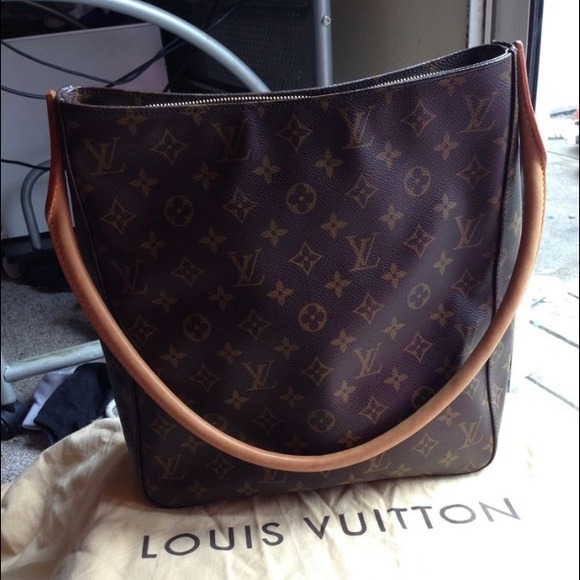 Authentic Louis Vuitton in great condition. - Picture 1 of 4