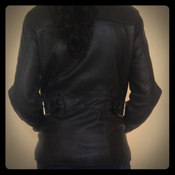 SOLD...................Fossil black leather jacket