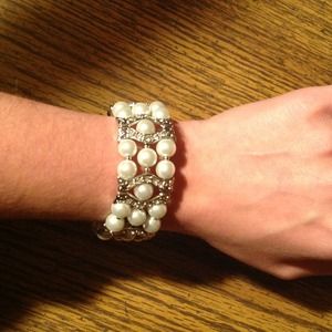 Pearl and diamond cuff bracelet