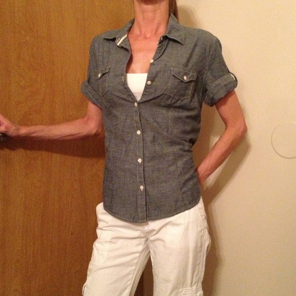 Button down top - Picture 2 of 3