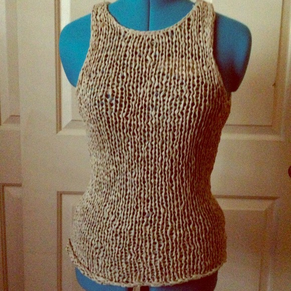 🚫SOLD IN BUNDLE🚫Gorgeous, mesh tank DKNY