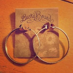 Lucky Brand earrings 🍀