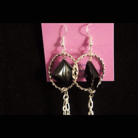 Dangle earrings - Picture 2 of 4