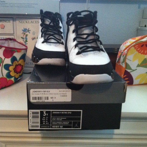 💥SOLD💥JORDAN 9 RETRO SIZE 3Y W/BOX - Picture 2 of 3
