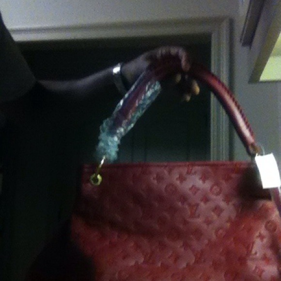 Handbag - Picture 3 of 4