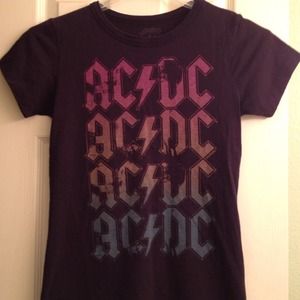 ⛔Sold in bundle⛔AC/DC shirt