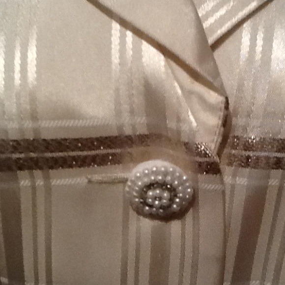 Super dressy sleeveless blouse!  Time to dance!! - Picture 3 of 3