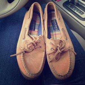 Sperry boat shoes size 7 worn a few times