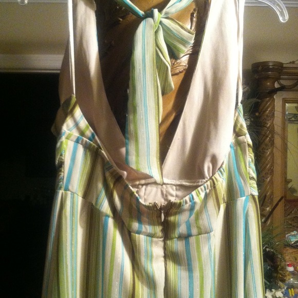 Dress - Picture 3 of 3