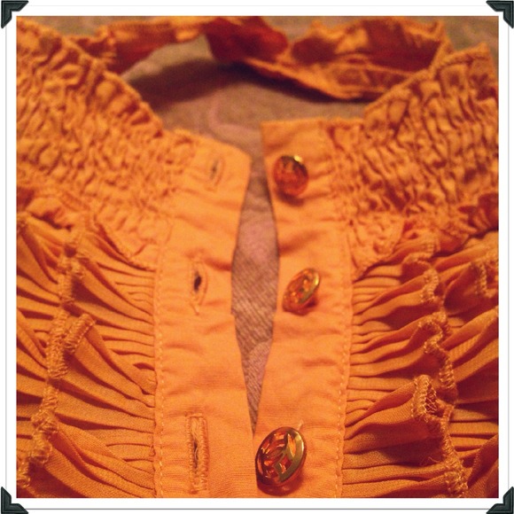 👚Mustard Ruffle Halter Top - Picture 3 of 4