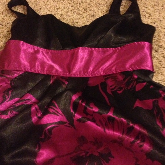 *Reduced! Dress - Picture 4 of 4