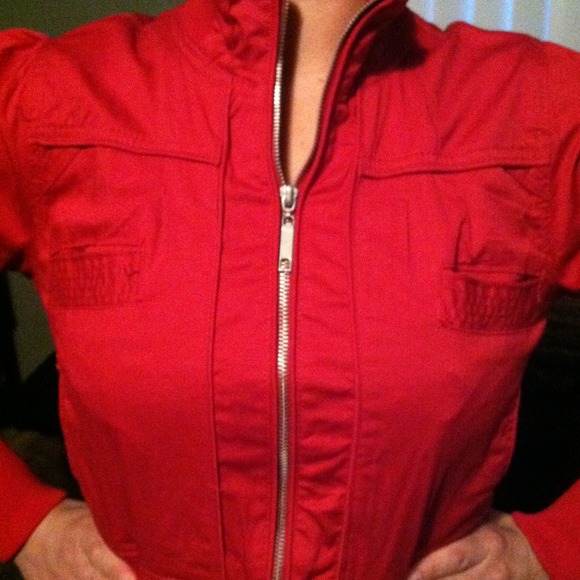 Red jacket - Picture 3 of 3